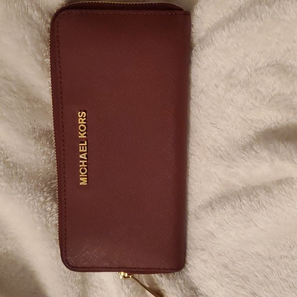 Michael Kors wallet - Picture 1 of 4